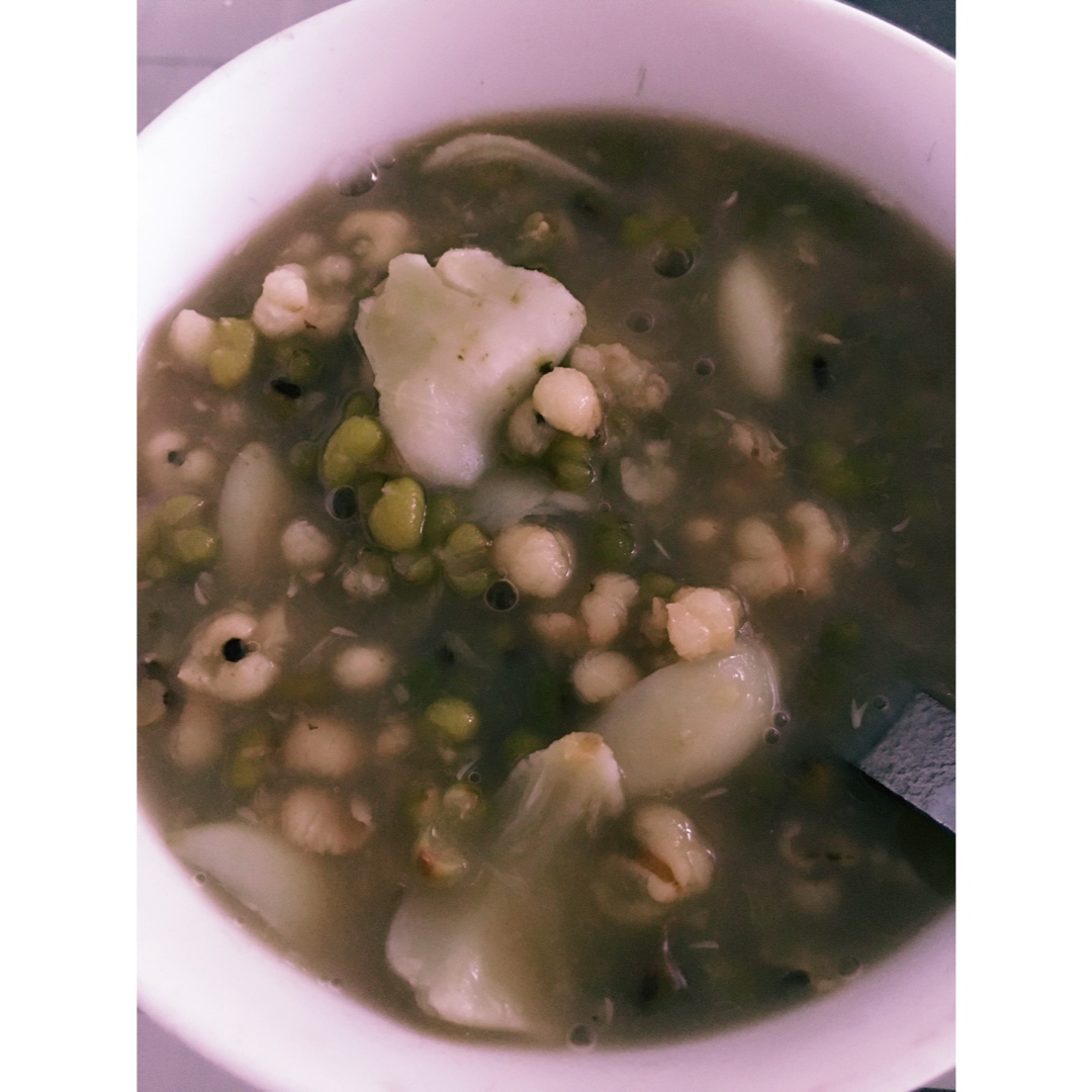 薏仁绿豆百合汤