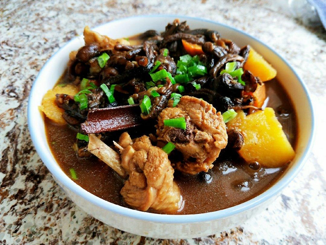 小鸡炖榛蘑
