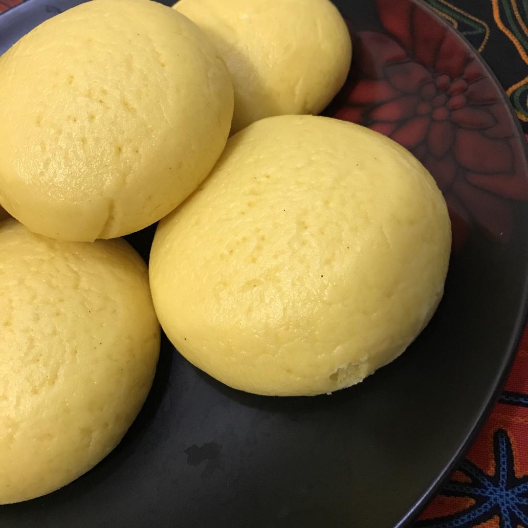 鬰溺做的奶香玉米面馒头