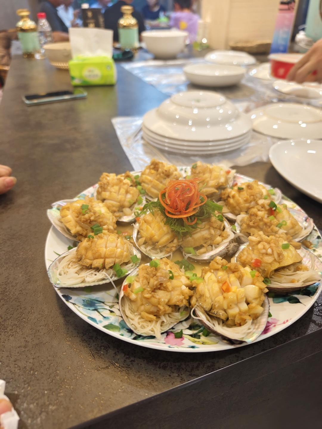 鲜椒金蒜粉丝六头鲍鱼