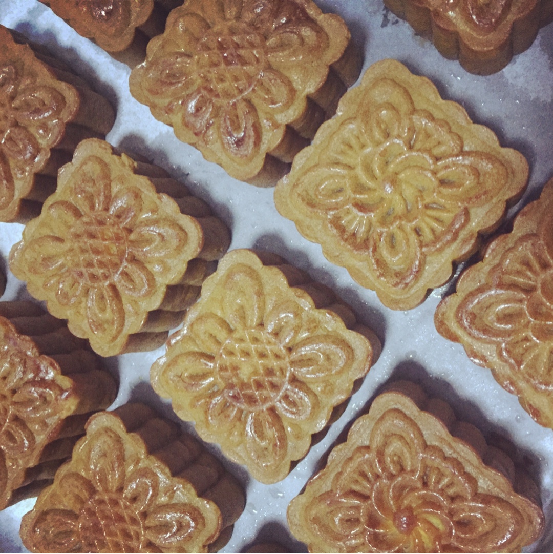 广式月饼——蛋黄莲蓉月饼