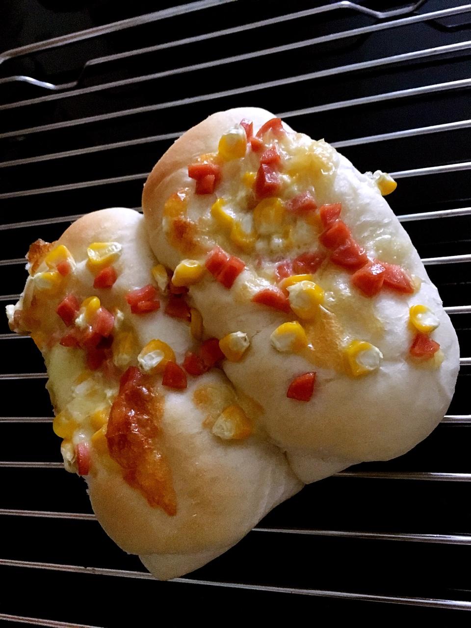 玉米火腿沙拉面包