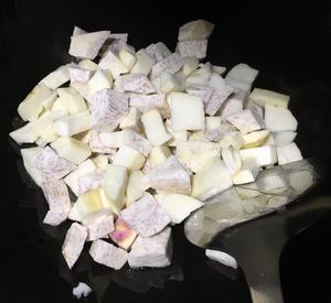 牛奶香芋淮山湯圓糖水的做法 步骤3