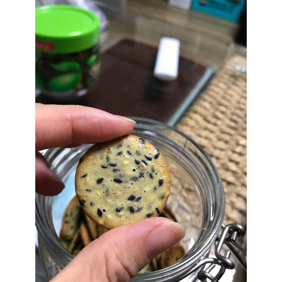 嘎嘣脆芝麻薄饼