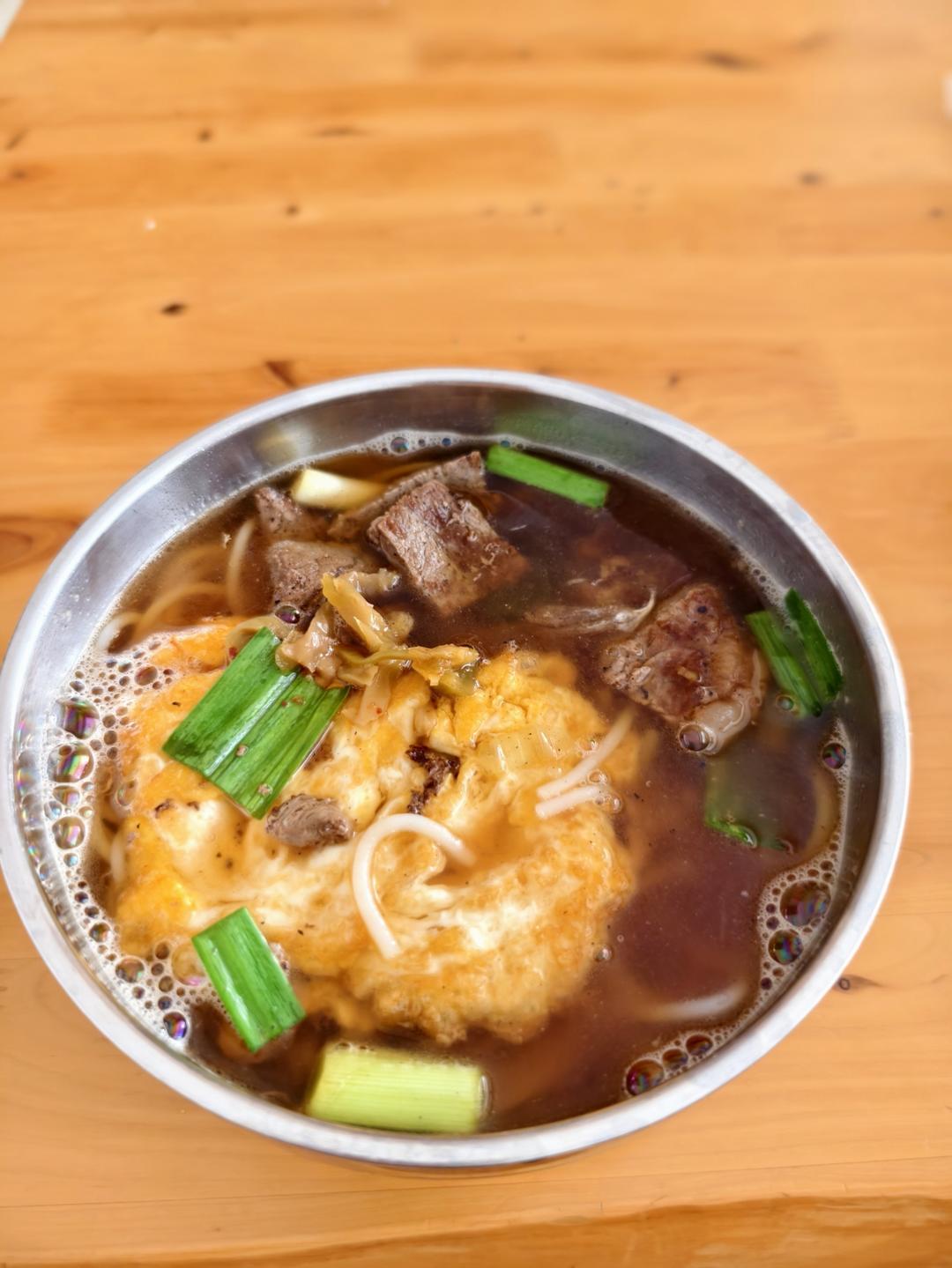 榨菜牛肉米粉，家常汤粉新选择