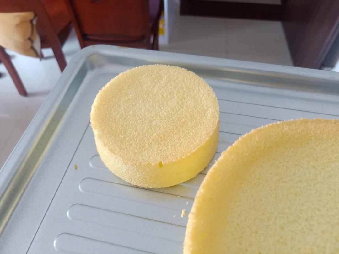 超简单超基础的戚风蛋糕（六寸配方）