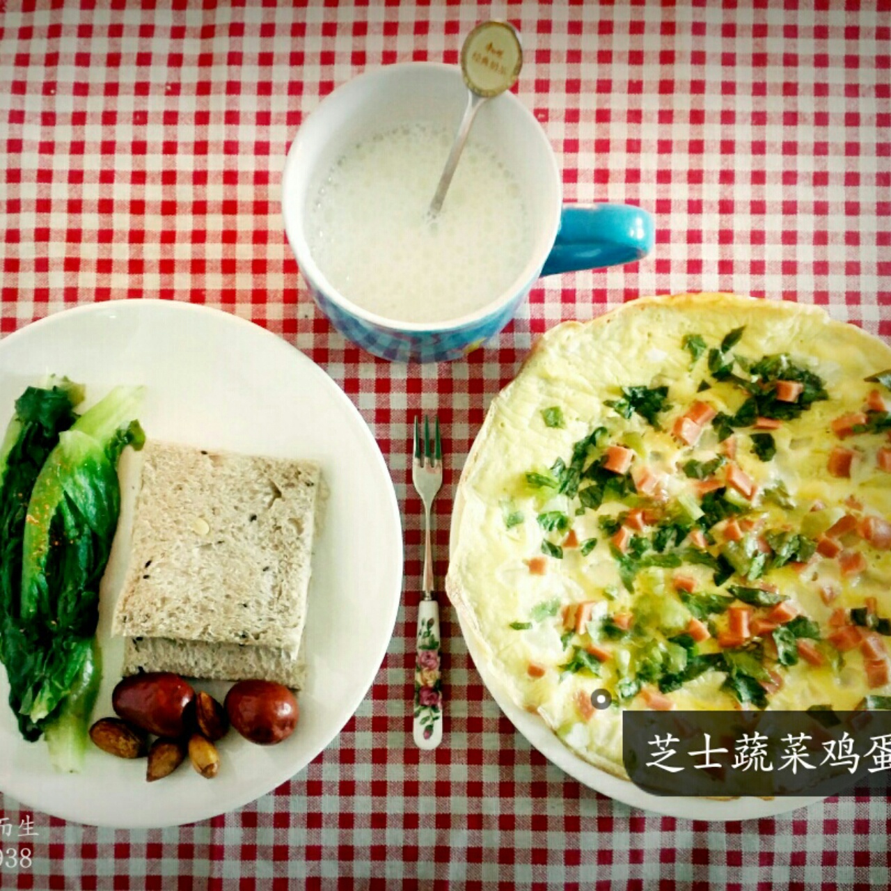 #爱自己，好好吃早餐# 十分钟搞定【芝士蔬菜鸡蛋饼】