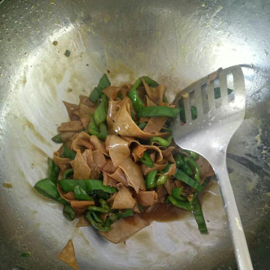 尖椒炒干豆腐