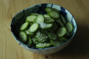 日式酸甜黄瓜小菜的做法 步骤1