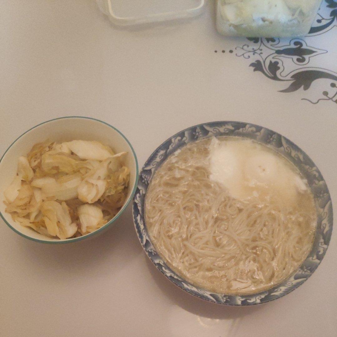 早餐来一碗清汤面，色香味俱全！