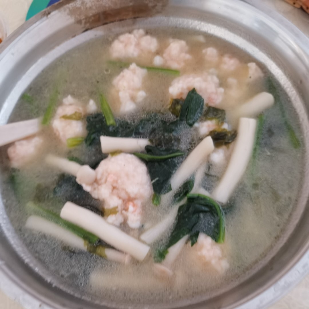 减脂餐～低卡低脂的紫菜菌菇虾滑汤！鲜美好喝