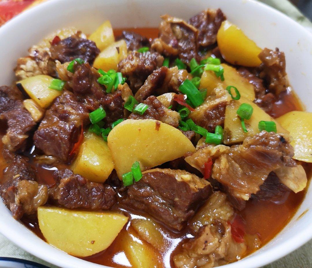 中华斯小厨做的土豆炖牛肉