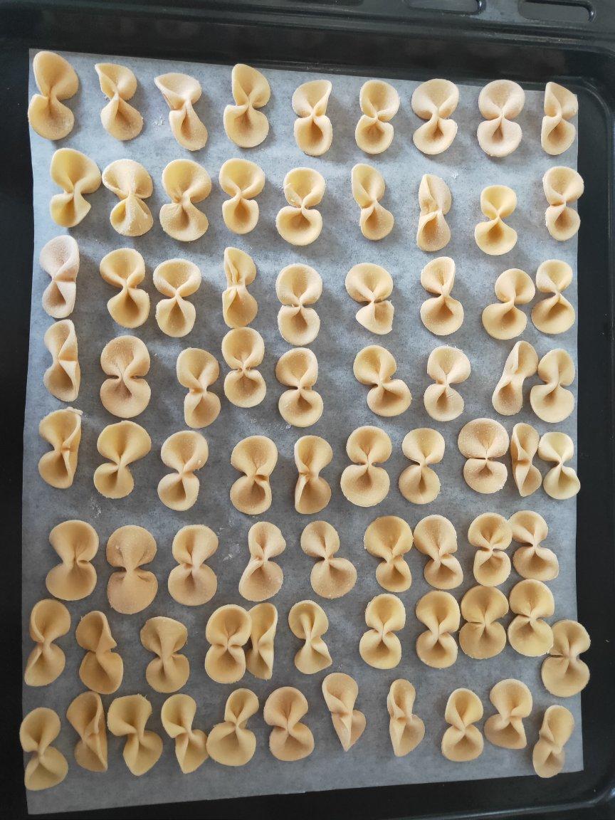 五彩蔬果蝴蝶面儿童面