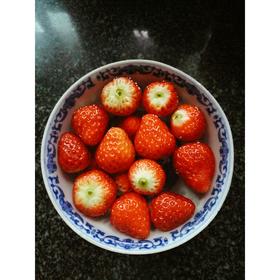 如何辨别激素草莓
