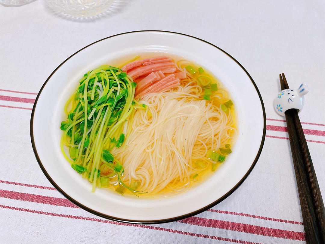 瑞利山和瑞丽安的食堂