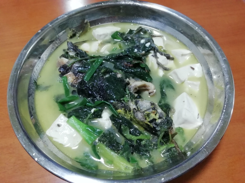 紫苏豆腐鱼汤