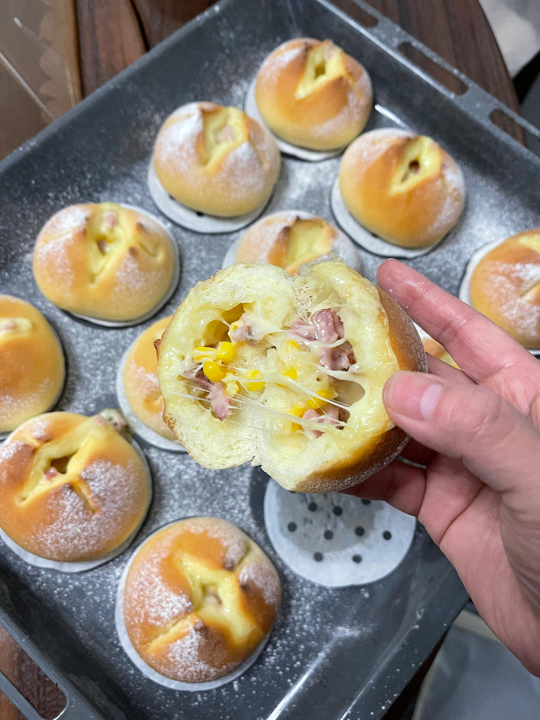 (超好吃的咸口面包）爆浆培根芝士面包