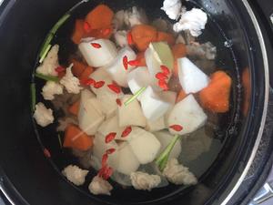 羊肉山药胡萝卜汤的做法 步骤1