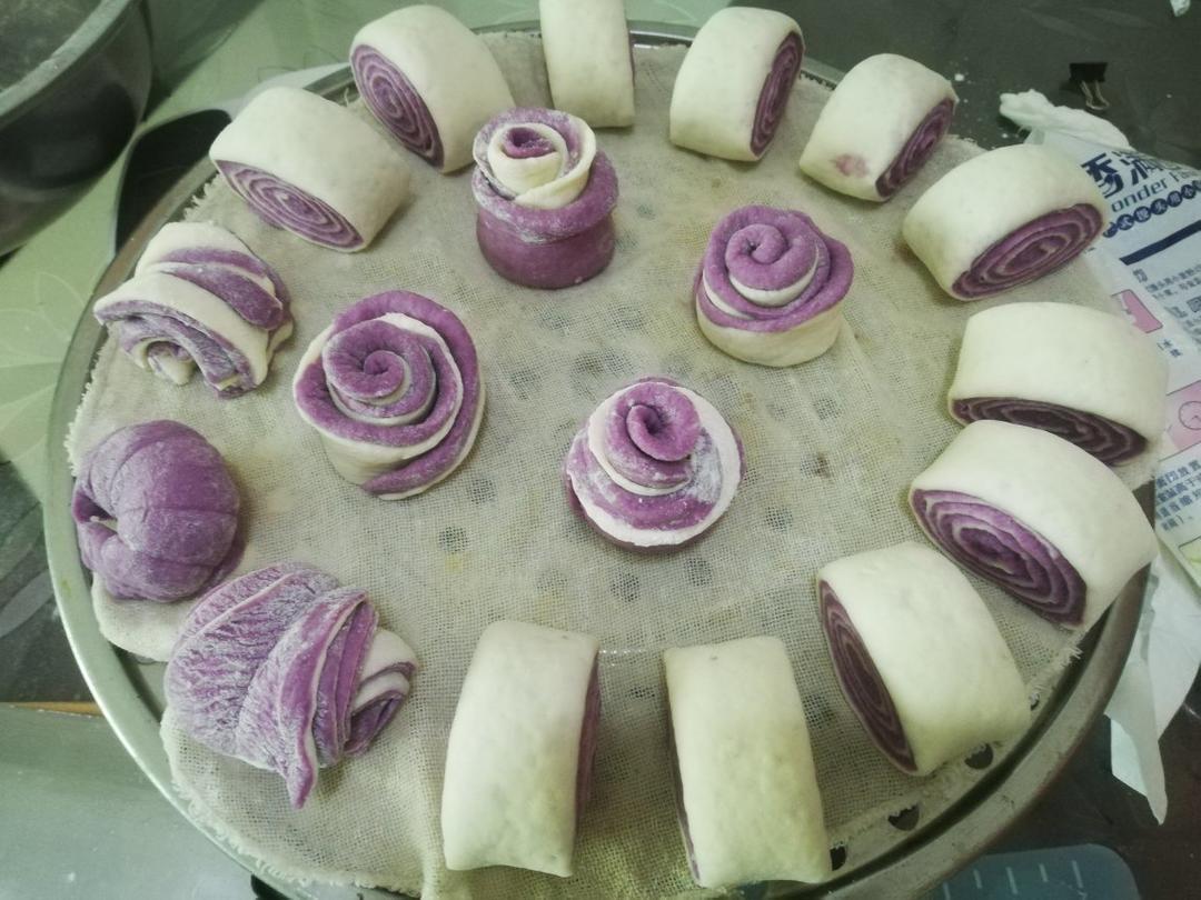 做法简单又好吃的『紫薯双色花卷』