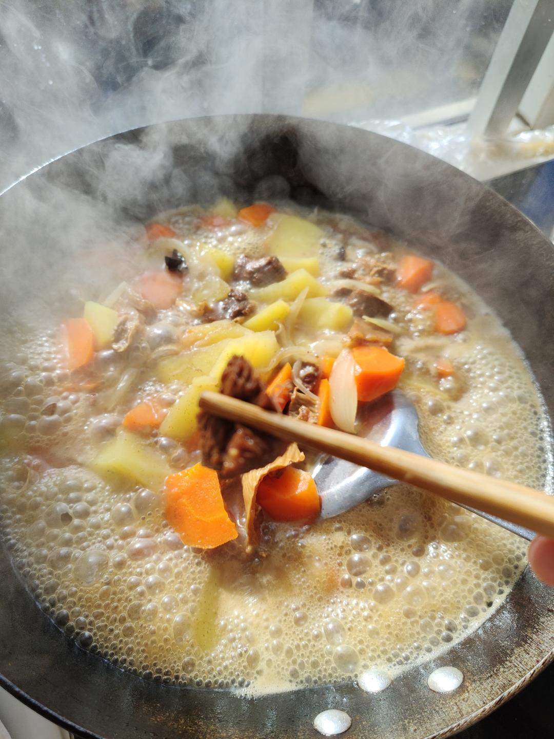 番茄土豆炖牛腩