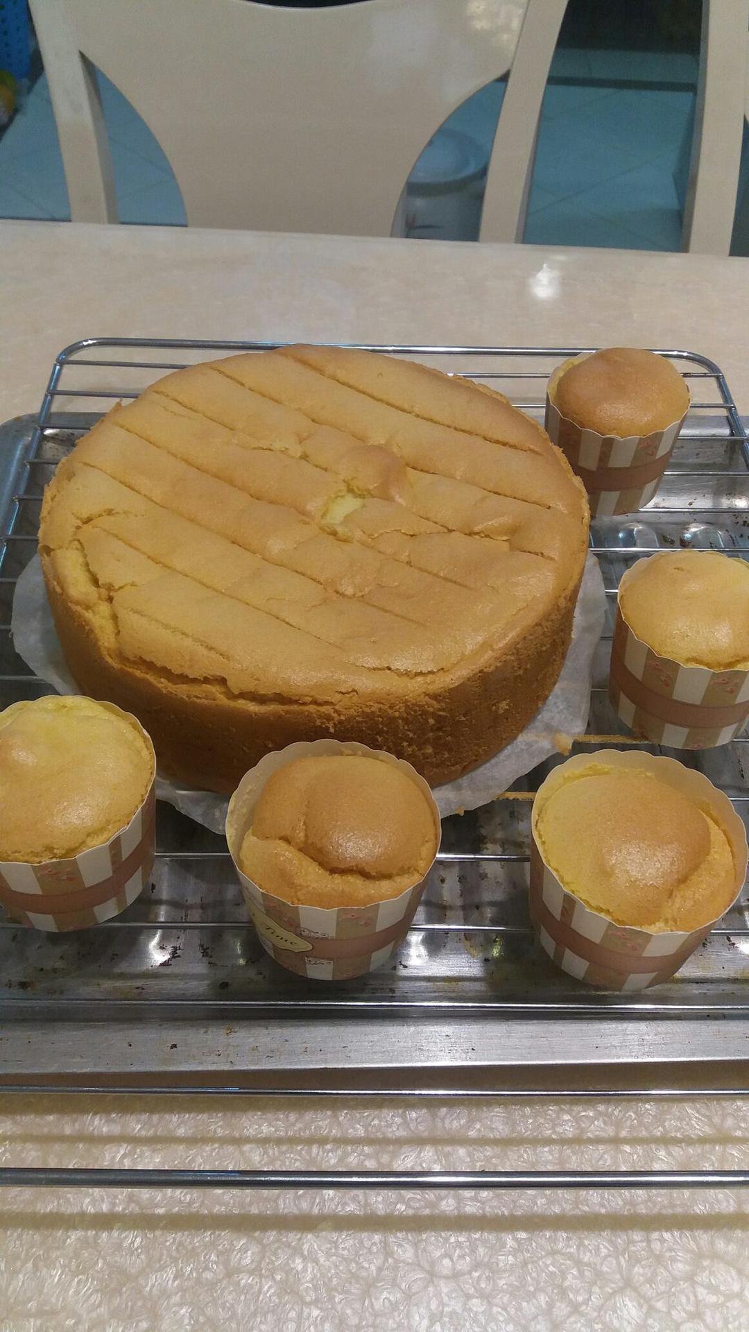 六、八、十寸戚风蛋糕
不回缩 不收腰