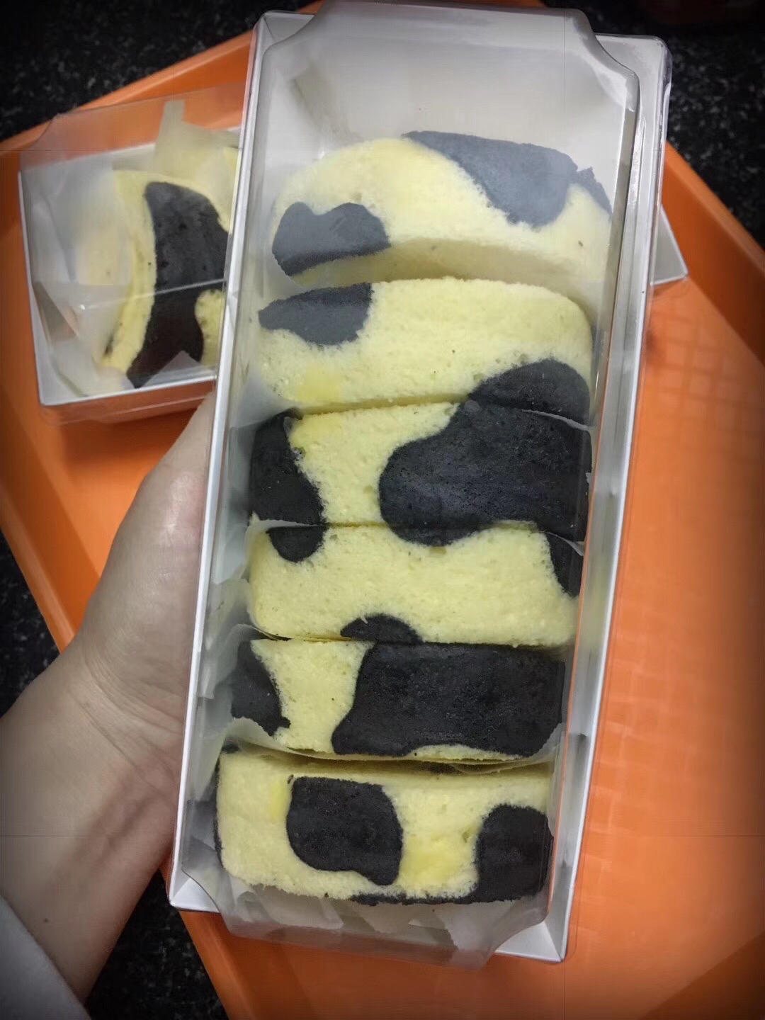 奶牛蛋糕卷+长颈鹿蛋糕卷