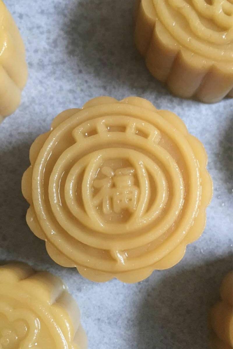 广式月饼——蛋黄莲蓉月饼