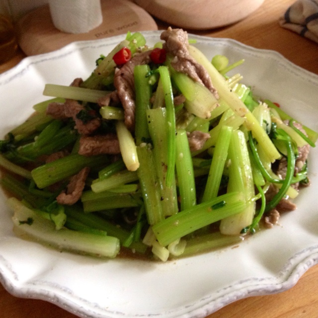 泡椒芹菜牛肉丝