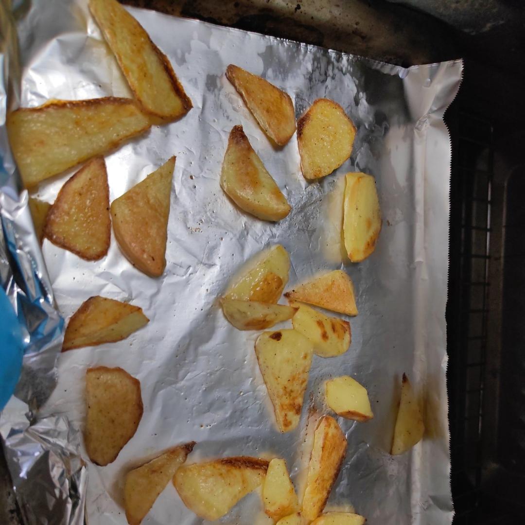 烤箱烤土豆角🥔/土豆吃法千千万这种简单又好吃/外酥里嫩，入口即化