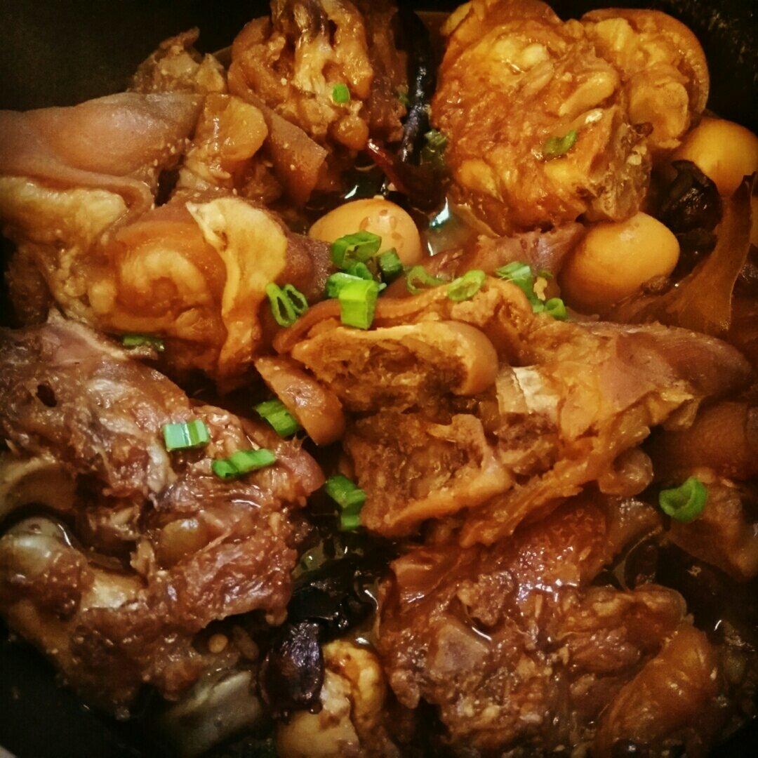 美味的家常菜：红烧猪蹄
