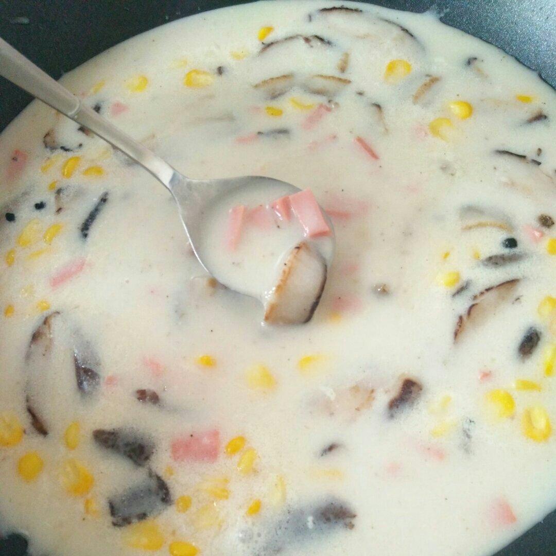 低脂奶油蘑菇汤🍄[不用黄油和奶油超简单]