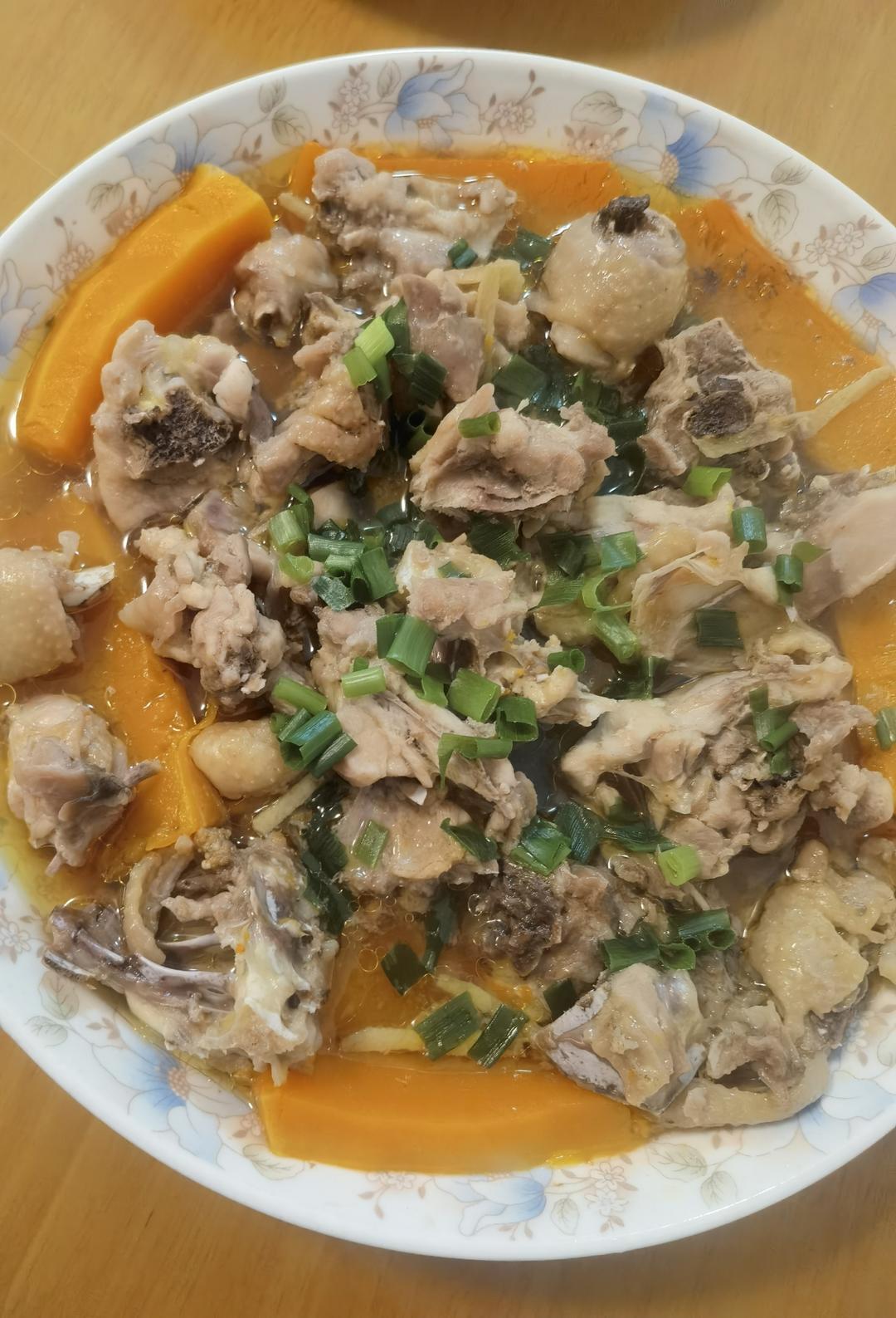 南瓜蒸鸡腿～～孩子爱吃的菜