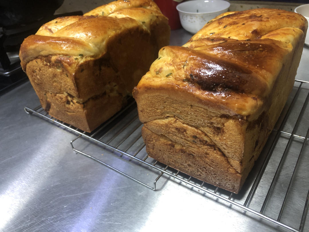 香葱肉松手撕吐司