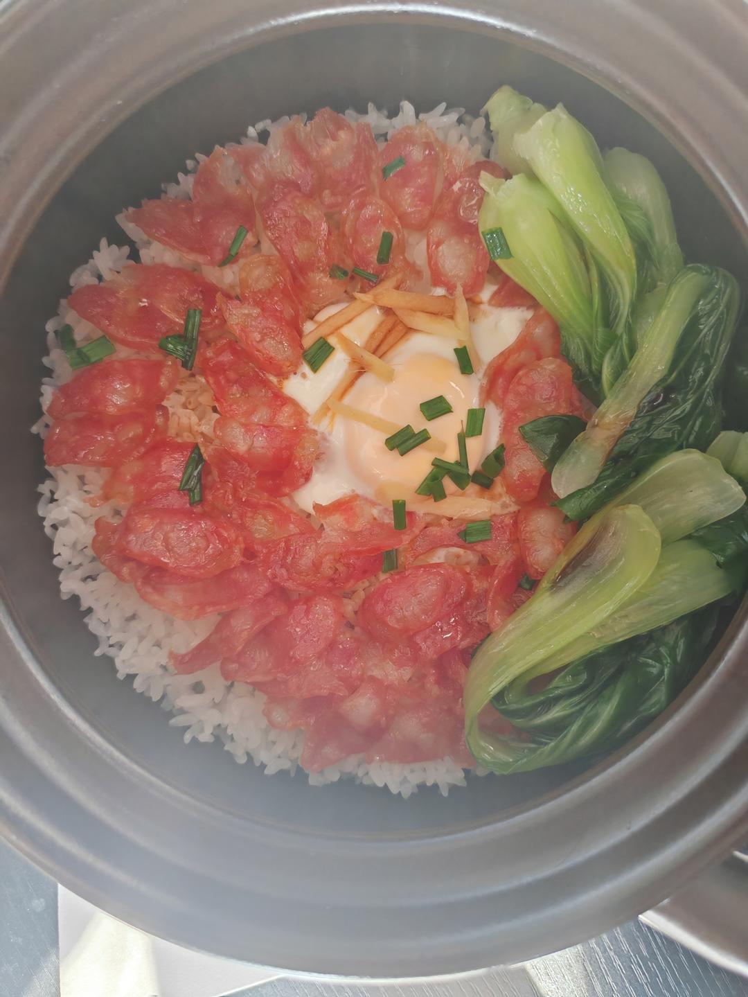 保姆级的「腊味煲仔饭2.0」加强版来了，地道老广味～