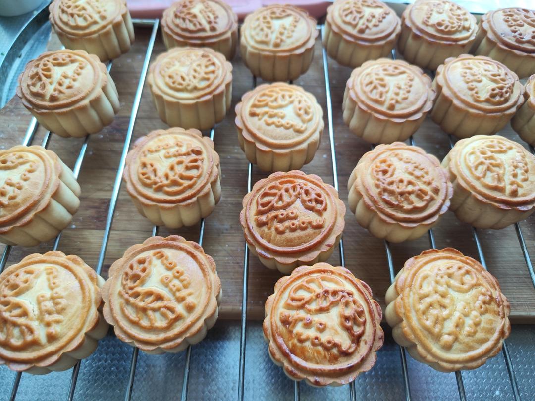 椰蓉蔓越莓月饼（不含糯米粉、淀粉）