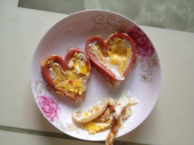爱心香肠煎蛋
