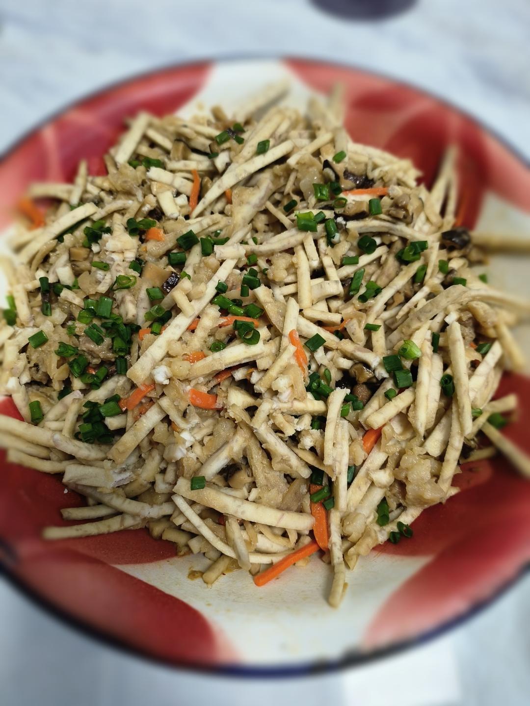 蒸肉丁槟榔芋丝
