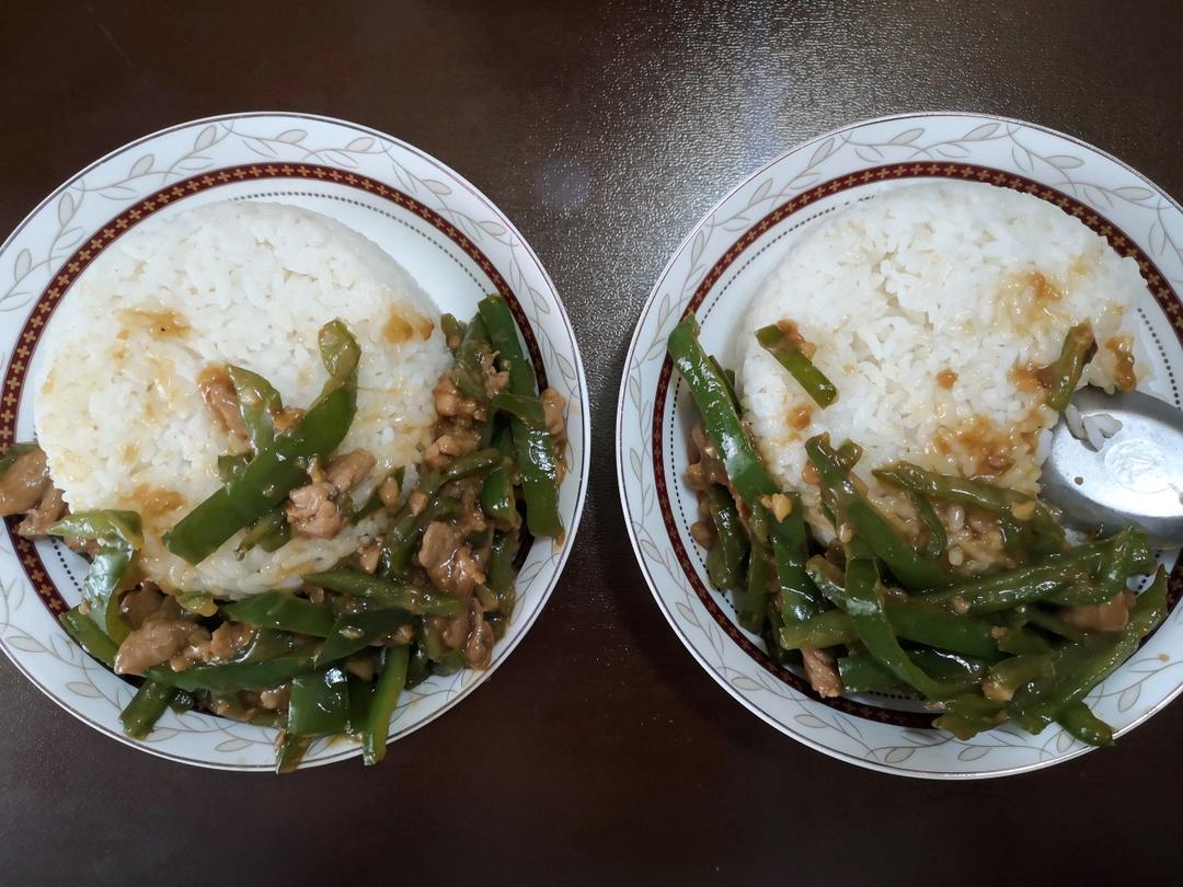 ‼️好吃到舔盘的青椒肉丝盖浇饭
