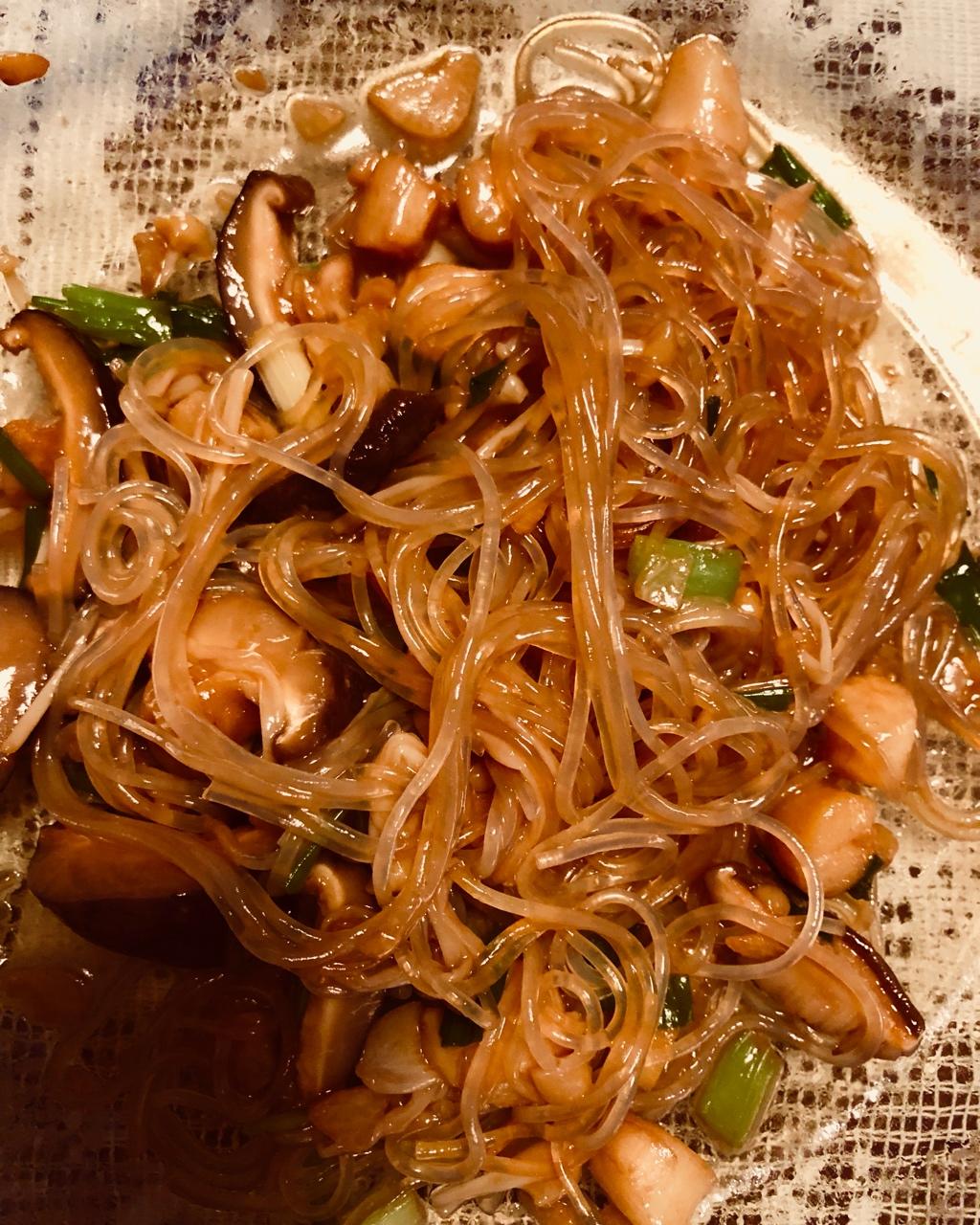 香菇干贝粉丝煲