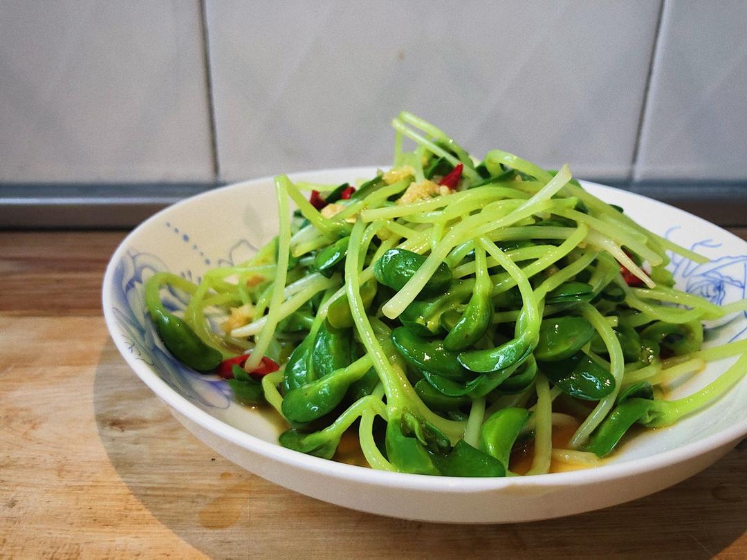 凉拌豌豆苗