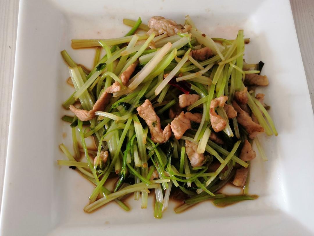 芹菜炒肉