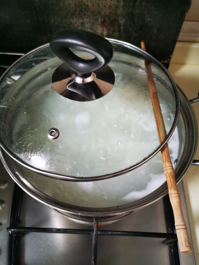 砂锅青菜虾粥的做法 步骤1