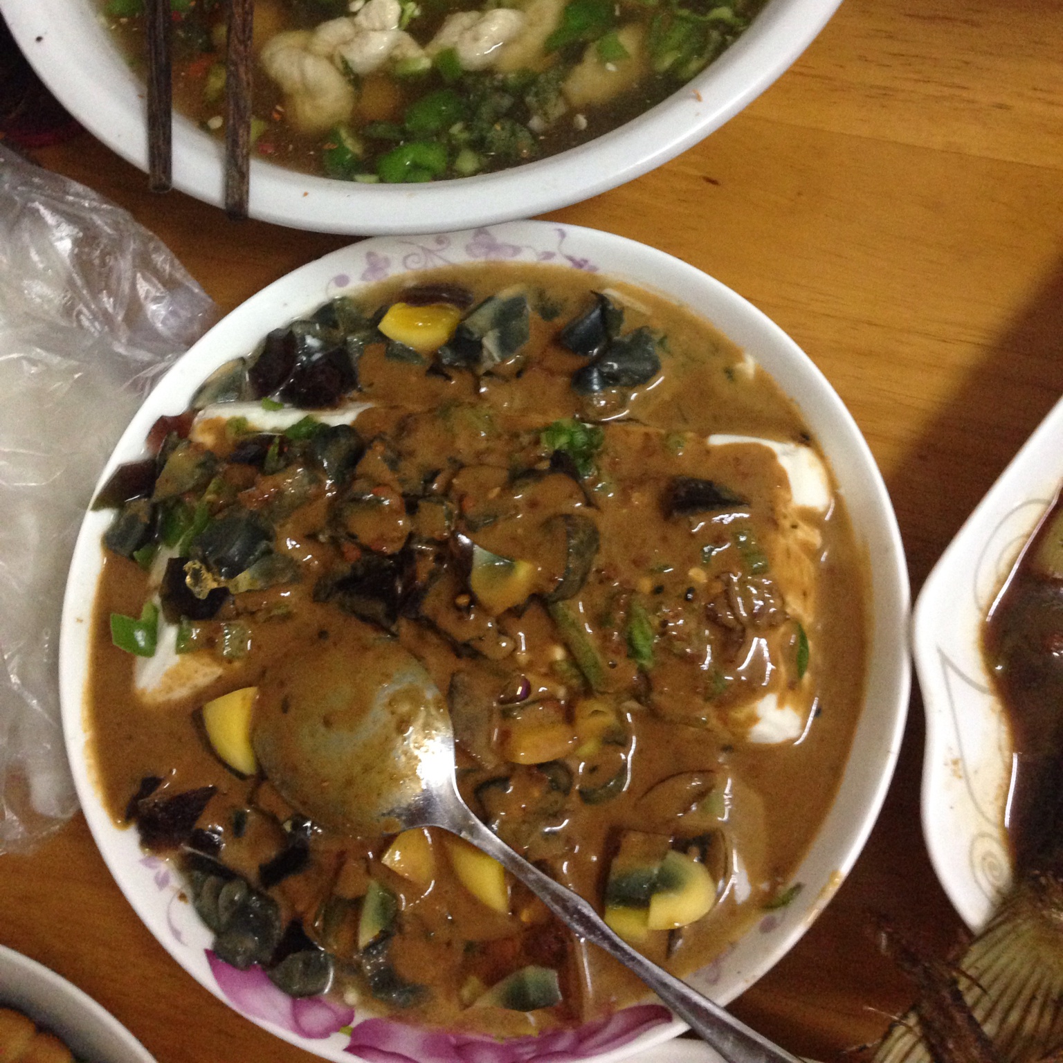 凉拌皮蛋豆腐
