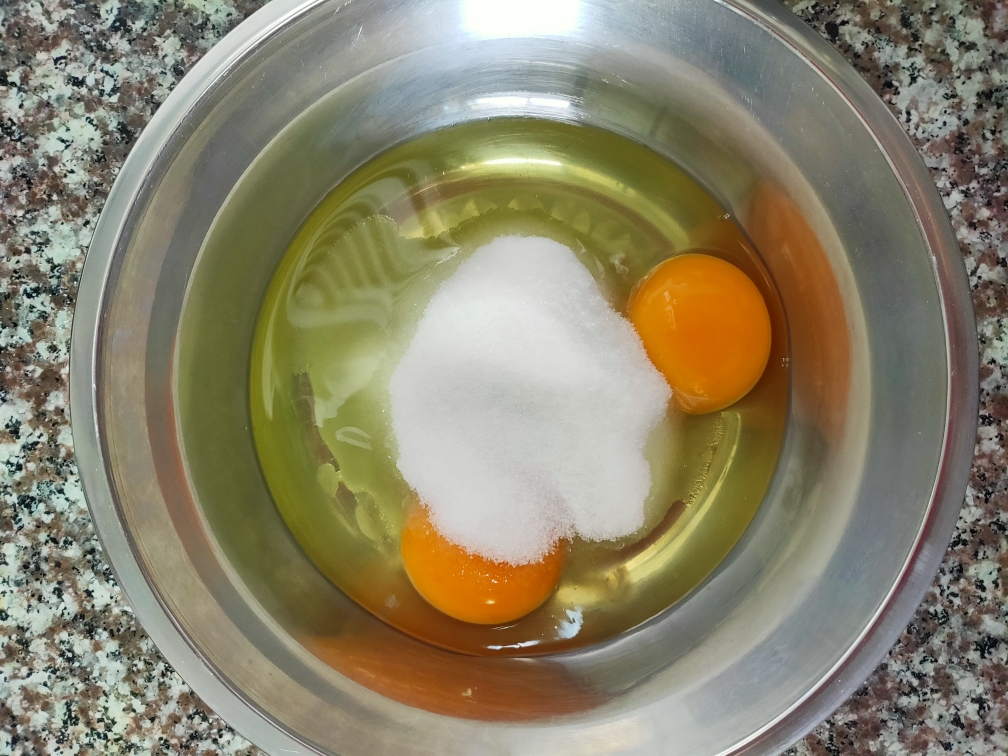平底锅版黑芝麻蛋卷（在家也能做出如此酥脆的蛋卷）的做法 步骤2