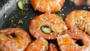 阿根廷红虾的另一种吃法，酸甜多汁的青芒柠檬虾，好吃又方便。的做法 步骤10