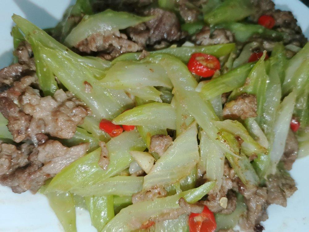 西芹炒牛肉！