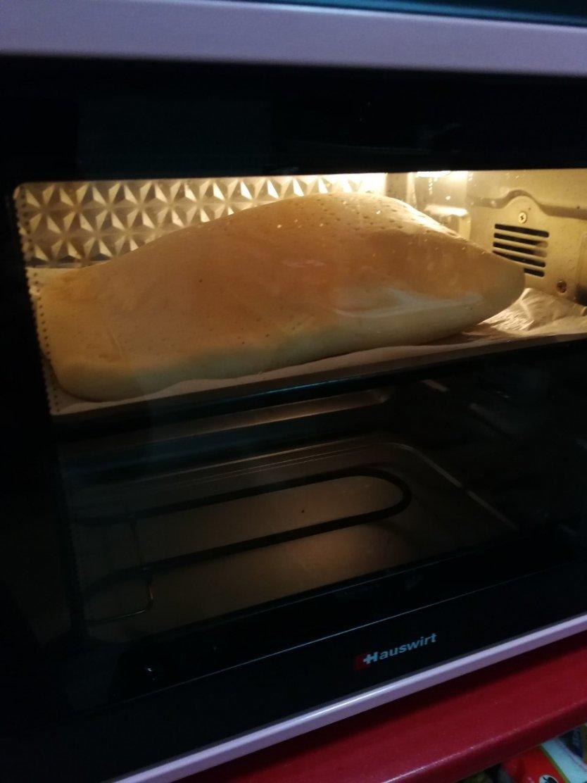 肉松蛋皮面包卷