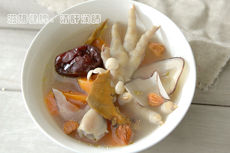 五指毛桃海底椰煲鸡爪汤 | 秋季汤的做法