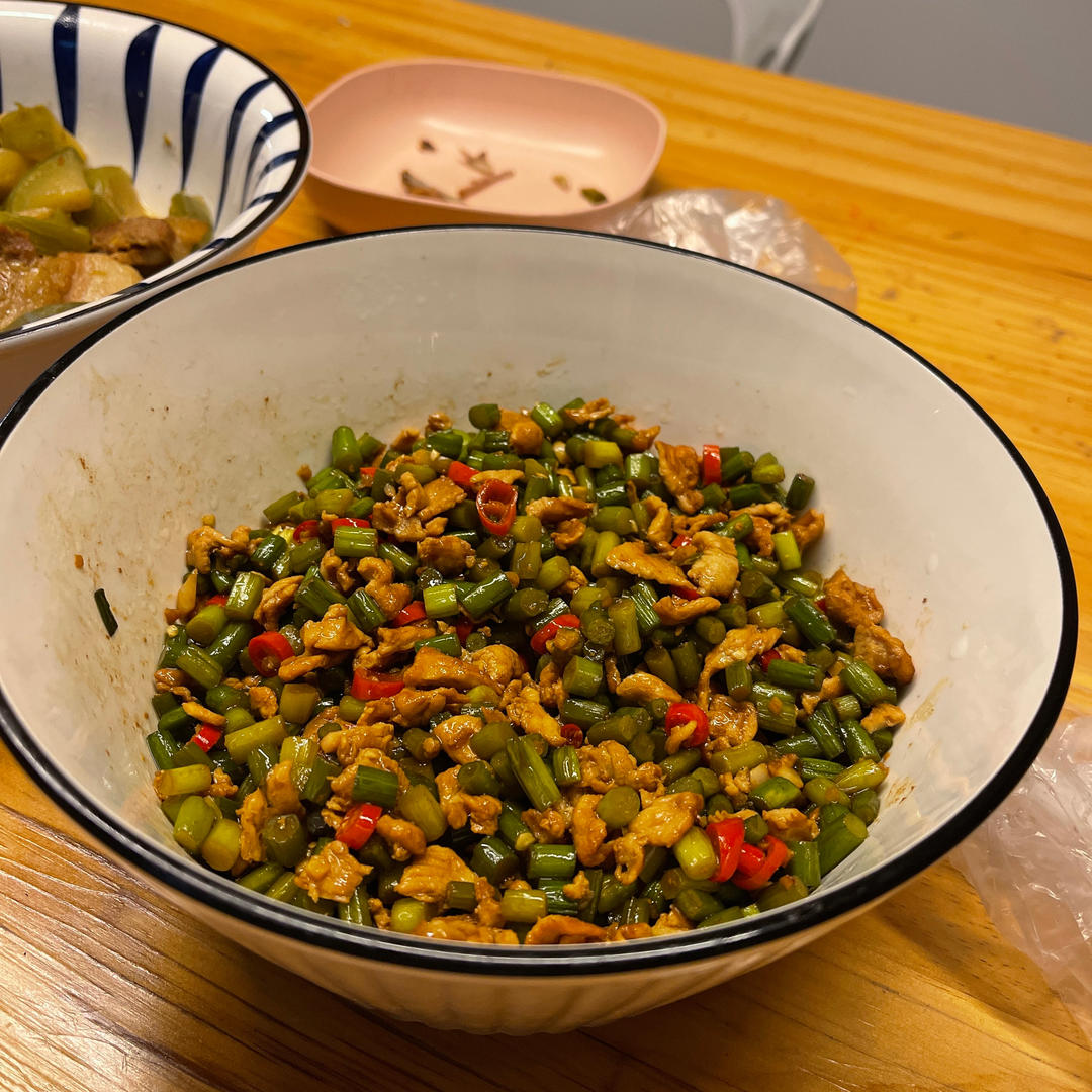 蒜苔炒肉末，三碗米饭都不够吃