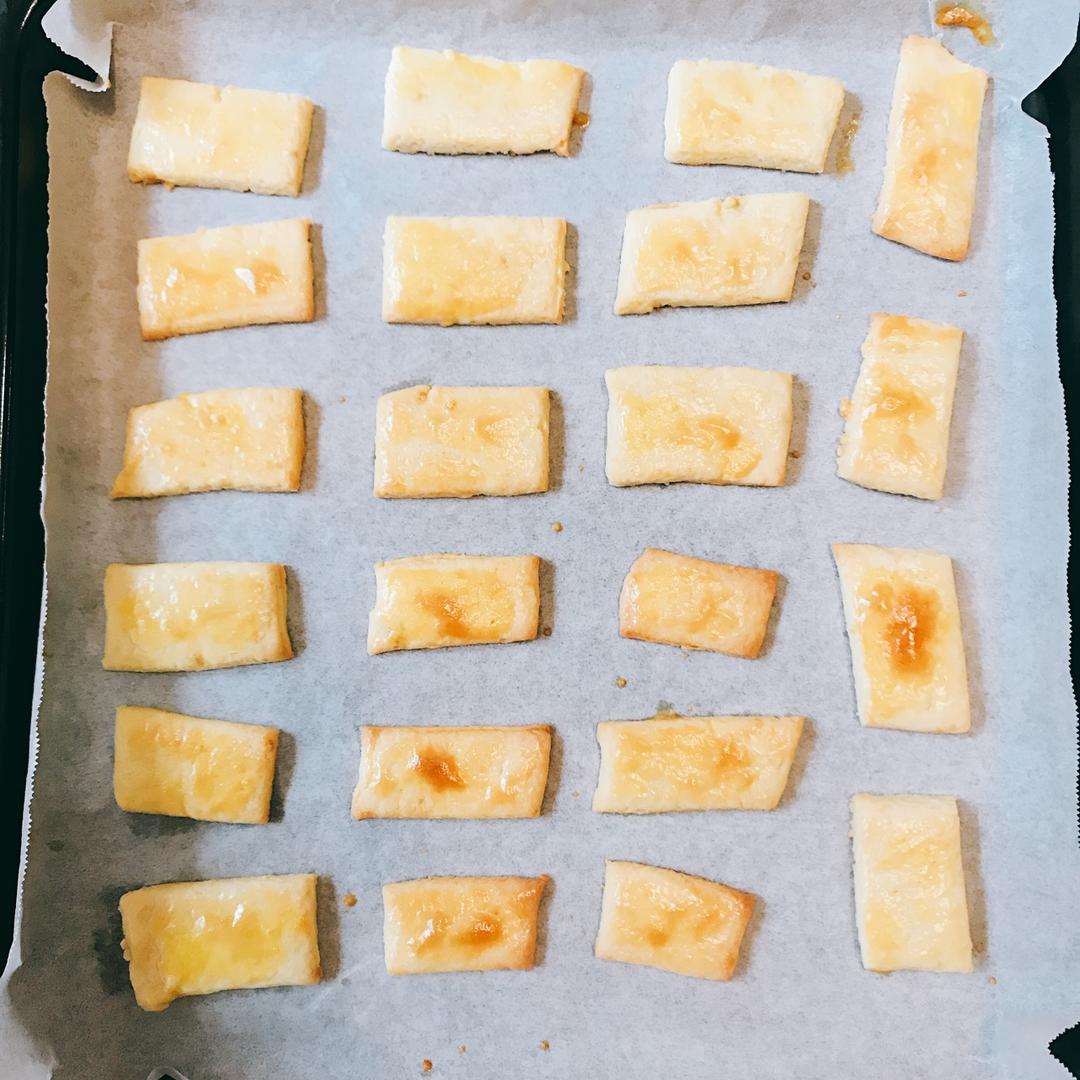 咸蛋黄肉松牛轧酥